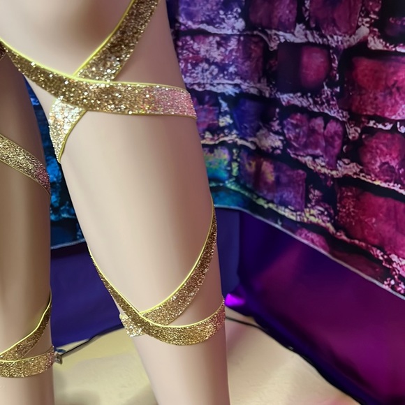 New plus size Gold Glitter Leg wraps - Picture 5 of 10